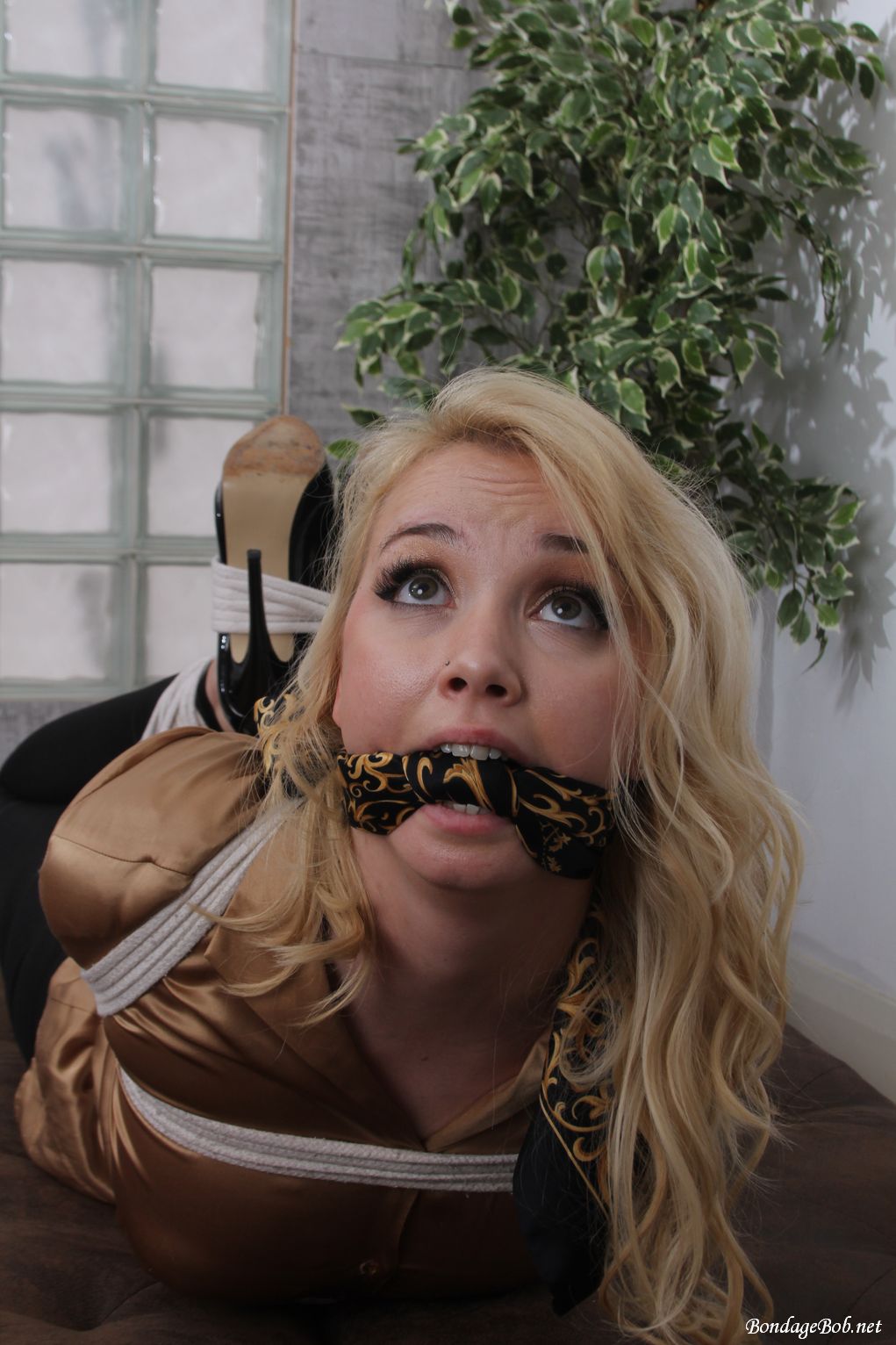 LilMissyUK, Caught in Bondage